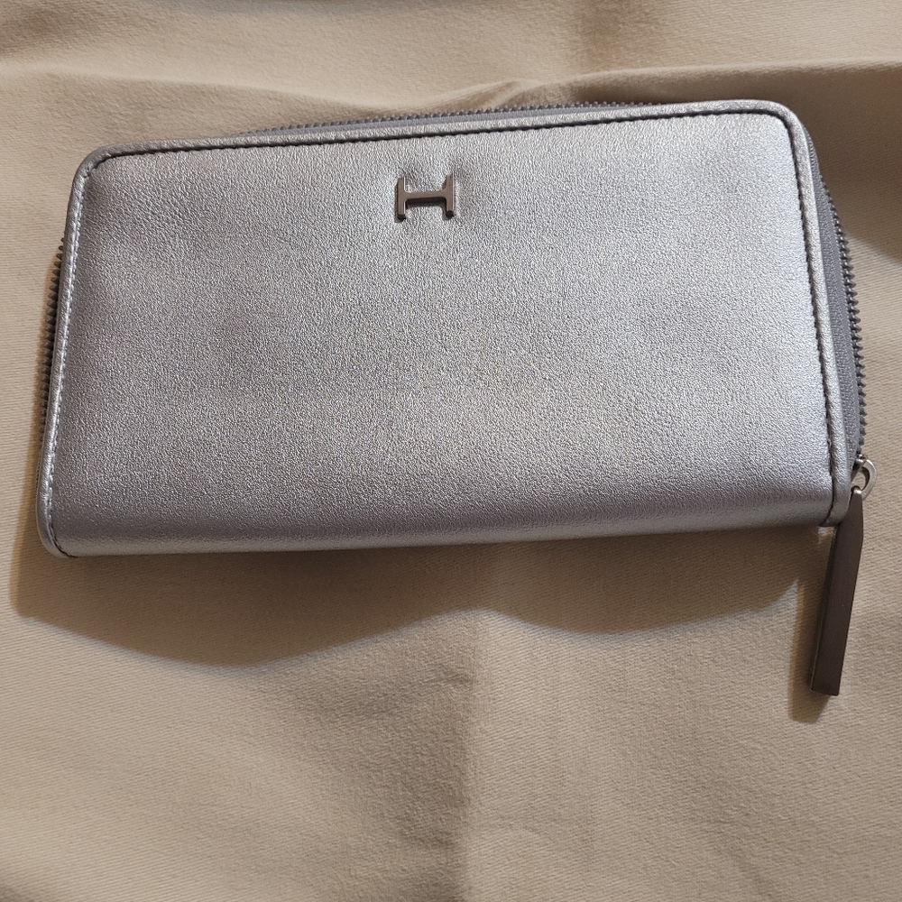 Halston wallet